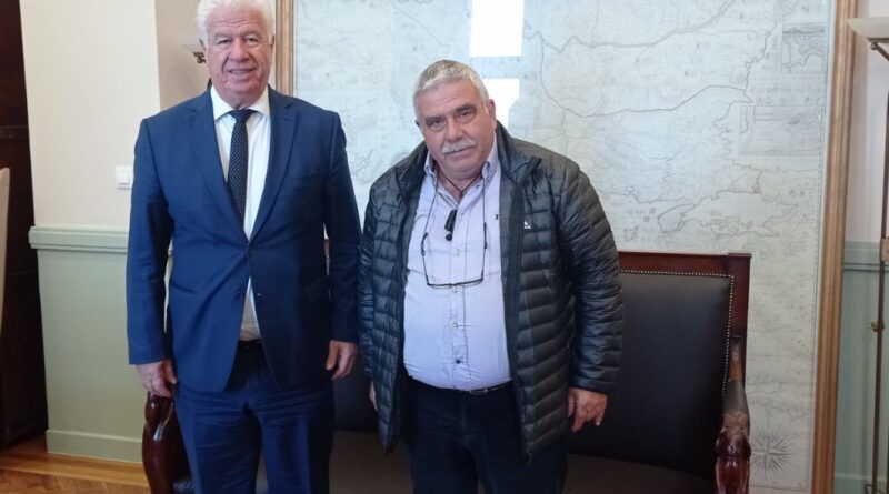 Συνάντηση Περιφερειάρχη με τον Πρόεδρο της Ελληνικής Συνομοσπονδίας Τουριστικών Καταλυμάτων
