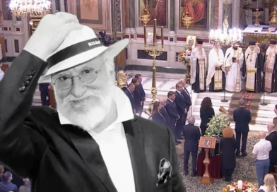 Η Ελλάδα αποχαιρετά τον Διονύση Σαββόπουλο -Αυτή την ώρα η κηδεία στην Μητρόπολη Αθηνών