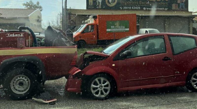 Τράκαραν το αυτοκίνητο της Πολιτικής Προστασίας του Δήμου κεντρικής Κέρκυρας