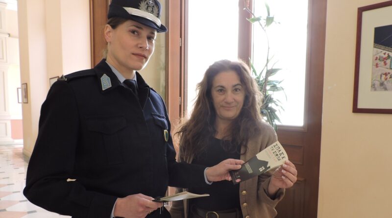 Εκστρατεία ενημέρωσης και ευαισθητοποίησης για την πρόληψη της ενδοοικογενεαικής βίας – Συμμετοχή αστυνομικών Υπηρεσιών των Ιονίων Νήσων