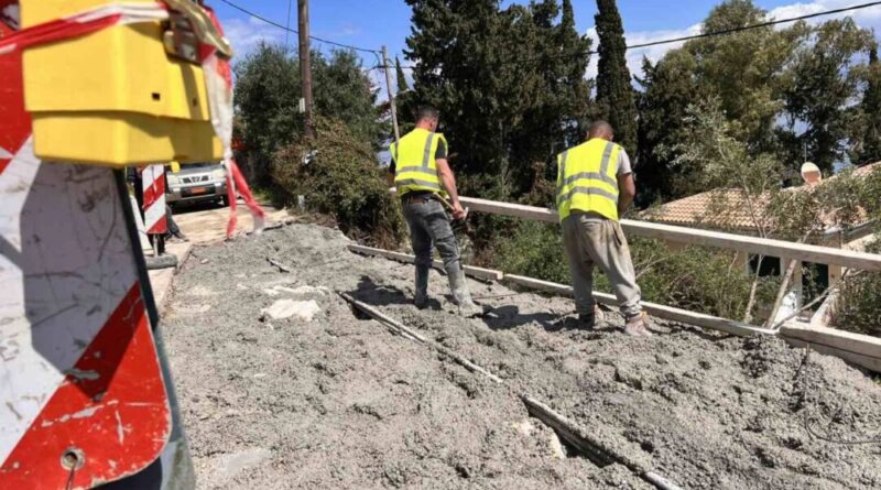 Με σχέδιο, ευθύνη και χρηματοδότηση από το ΕΣΠΑ, η Περιφέρεια Ιονίων Νήσων ξεκινά την πλήρη αποκατάσταση του οδικού άξονα Πέραμα – Μωραΐτικα στην Κέρκυρα