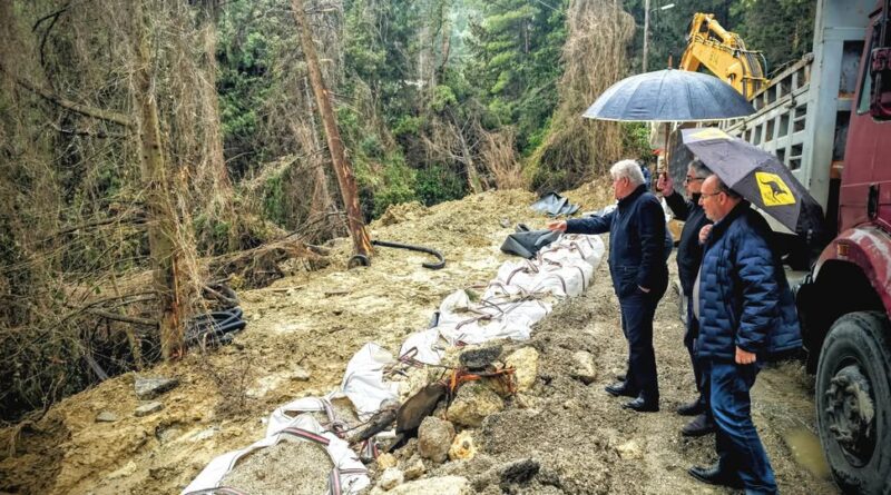 Εντατικές εργασίες αποκατάστασης στο οδικό δίκτυο Αχιλλείου – Στόχος η παράδοση πριν τη Μεγάλη Εβδομάδα