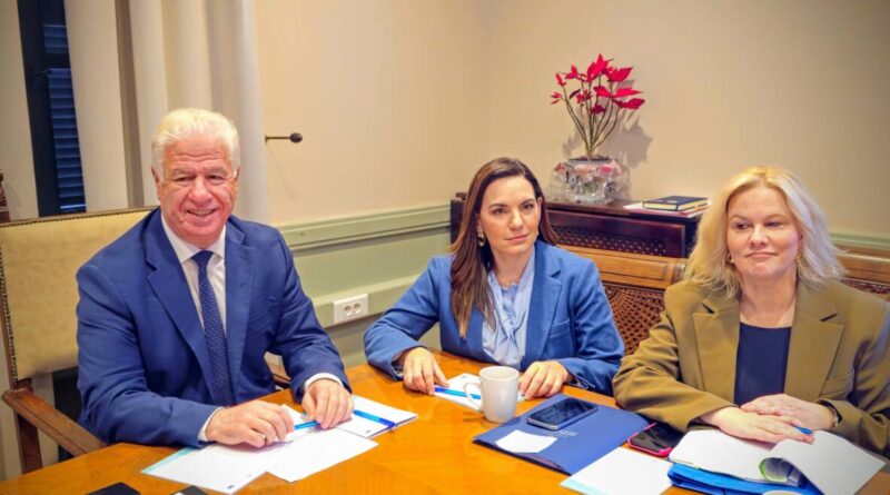 Κομβική απόφαση για τον τουρισμό: Εξαίρεση των Βρετανών επισκεπτών από τον βιομετρικό έλεγχο.  Ικανοποίηση της Περιφέρειας Ιονίων Νήσων