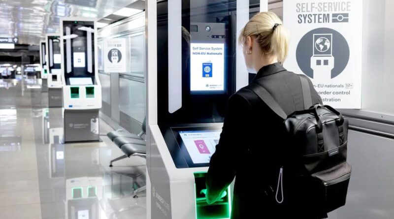 “Παγώνει” η διαδικασία ελέγχου εισόδου στην Ελλάδα EES της Ε.Ε. για τους Βρετανούς επισκέπτες.