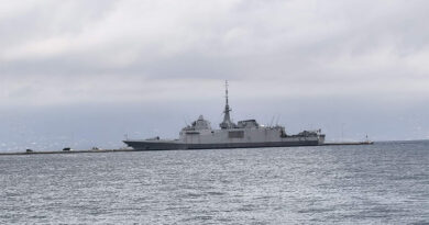 Η γαλλική φρεγάτα πολλαπλών αποστολών Alsace (D656) στο λιμάνι της Κέρκυρας