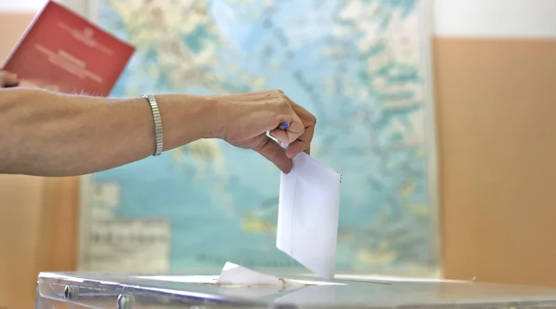 Ποιοι δήμαρχοι και περιφερειάρχες θέλουν να είναι υποψήφιοι βουλευτές με τη ΝΔ -Όλα τα ονόματα