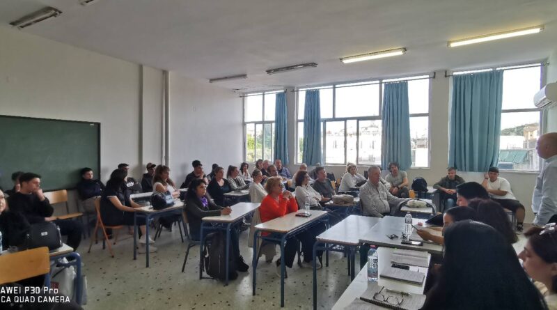 Με επιτυχία πραγματοποιήθηκε παρουσίαση με θέμα «Τεχνητή Νοημοσύνη – Το σήμερα και το αύριο» στο Εσπερινό ΕΠΑΛ Κέρκυρας
