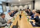 Ενίσχυση ελληνογερμανικής συνεργασίας στη ναυτιλία κατά την επίσκεψη του ΥΠΕΞ Γερμανίας στα Ναυπηγεία Σκαραμαγκά