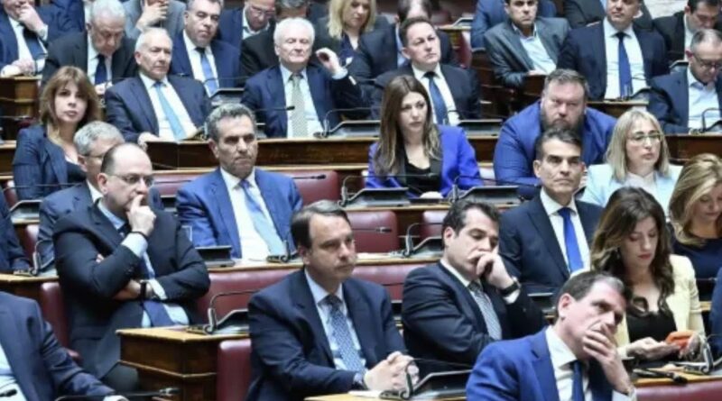 Στέφανος Γκίκας: Στο επίκεντρο της Κ.Ο. της Νέας Δημοκρατίας η Συνταγματική Αναθεώρηση.  Έξι προτάσεις για τον νέο Συνταγματικό Χάρτη