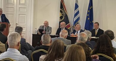 Με επιτυχία η παρουσίαση των βιβλίων του Ηλία Κανέλλη στην Κέρκυρα από το Books’ Journal