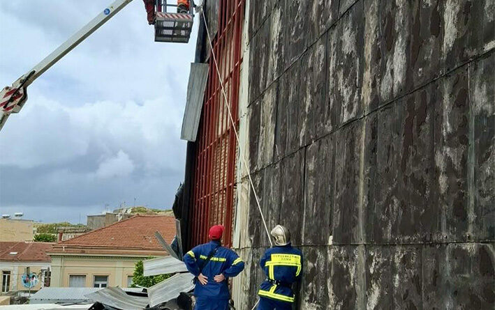 Σοβαρές ζημιές στη στέγη του Δημοτικού Θεάτρου από τους ισχυρούς ανέμους.  Άμεση κινητοποίηση του Δήμου Κεντρικής Κέρκυρας