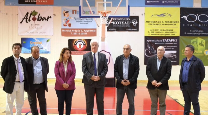 Επίσκεψη Περιφερειάρχη Γιάννη Τρεπεκλή στο Κλειστό Γυμναστήριο Ληξουρίου και στο ΕΠΑΛ