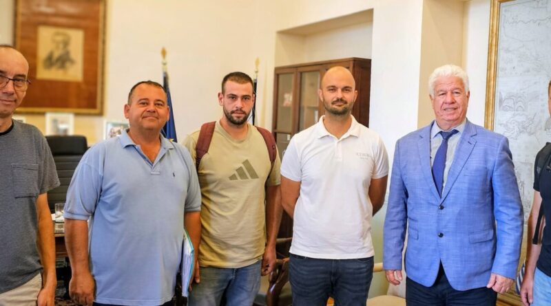 Συνάντηση του Περιφερειάρχη Ιονίων Νήσων με εκπροσώπους του Αγίου Μάρκου για ζητήματα της περιοχής