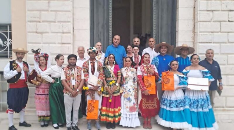 Υποδοχή των ξένων αποστολών του Φεστιβάλ «ΣΙΝΙΕΣ 2026» στο Ιστορικό Δημαρχείο