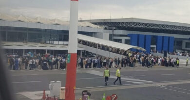 Η φωτογραφία αυτή δεν τιμά ούτε την Κέρκυρα ούτε την Ελλάδα. Γράφει ο Σπύρος Ρίκος.