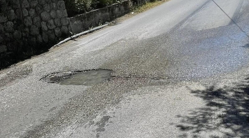 Σοβαρές καταγγελίες για επικίνδυνο οδικό σημείο στο Αρβανιτοκάναλο. Έκκληση για άμεση παρέμβαση πριν συμβεί ατύχημα
