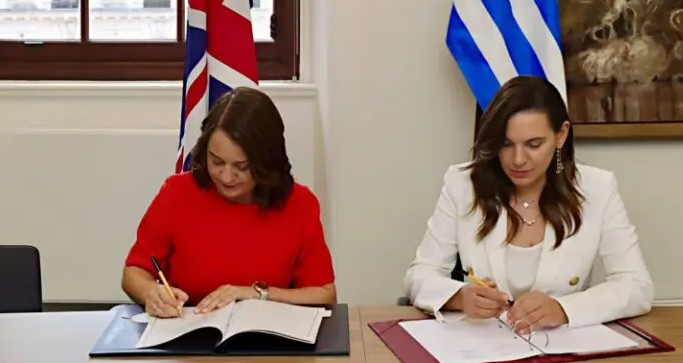 Ελλάδα – Ηνωμένο Βασίλειο: Νέα στρατηγική συνεργασία στον τουρισμό με πενταετές Μνημόνιο Κατανόησης