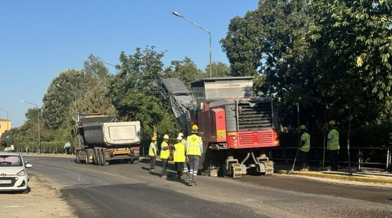 Έναρξη εργασιών ασφαλτόστρωσης στην Αχαράβη για το έργο Περιθεια – Αχαράβη – Ρόδα – Καρουσάδες – Σιδάρι
