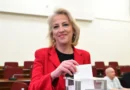 ΣΥΡΙΖΑ: Η Δούρου και τυπικά πρόεδρος της Κ.Ο -Ψήφισαν και οι οκτώ βουλευτές, επτά υπέρ και ένα λευκό