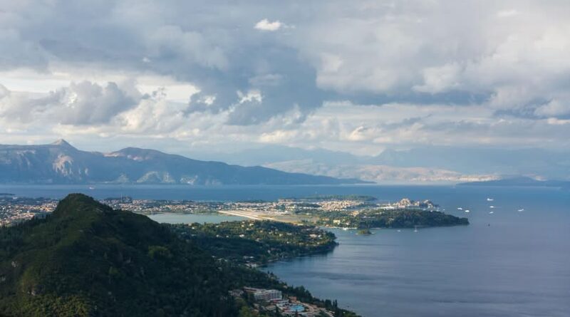 Τοπικές καταιγίδες στα βορειοδυτικά από την Παρασκευή 14 Αυγούστου – Μικρή πτώση της θερμοκρασίας και ισχυροί βοριάδες στο Αιγαίο. Γράφει ο Νικόλαος Βλάχος
