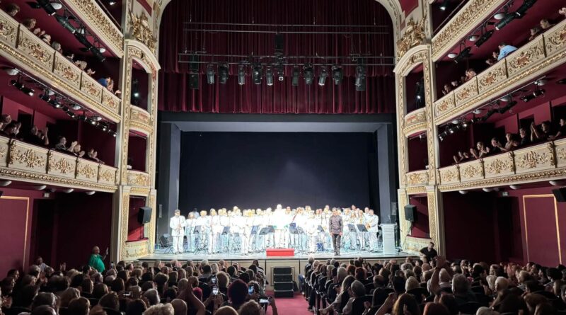 Στέφανος Γκίκας: Συγχαρητήρια στη «ΦΕ Μάντζαρος» για την εξαιρετική συναυλία στο Δημοτικό Θέατρο Πειραιά