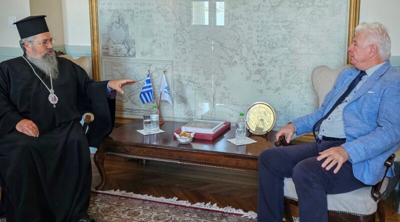 Συνάντηση Περιφερειάρχη Γιάννη Τρεπεκλή με τον Σεβασμιώτατο Μητροπολίτη Λευκάδος και Ιθάκης κ. Θεόφιλο