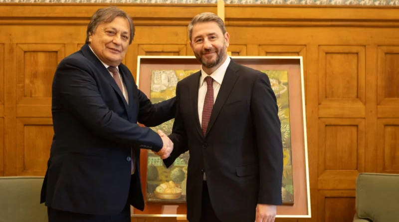 Και επίσημα στο ΠΑΣΟΚ ο Αλέξανδρος Αυλωνίτης -Η συνάντηση με τον Νίκο Ανδρουλάκη