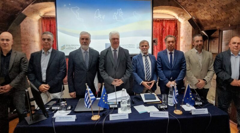 Ευρεία σύσκεψη στην Κέρκυρα υπό τον Περιφερειάρχη Ιονίων Νήσων, Γιάννη Τρεπεκλή με τον Αναπληρωτή Διευθυντή της DG REGIO, Nicola De Michelis, για την πορεία του ΕΣΠΑ, μετά και την αναθεώρησή του.