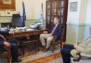 Σταθερή αρωγός στην ανάδειξη της ιστορικής κληρονομιάς η Περιφέρεια Ιονίων Νήσων: Παράδοση της έκδοσης για τον «Επτανησιακό Πατριωτισμό» στον Περιφερειάρχη, Γιάννης Τρεπεκλής.